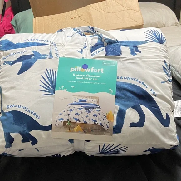 Pillowfort Navy Dinosaur Comforter Set - Full/Queen